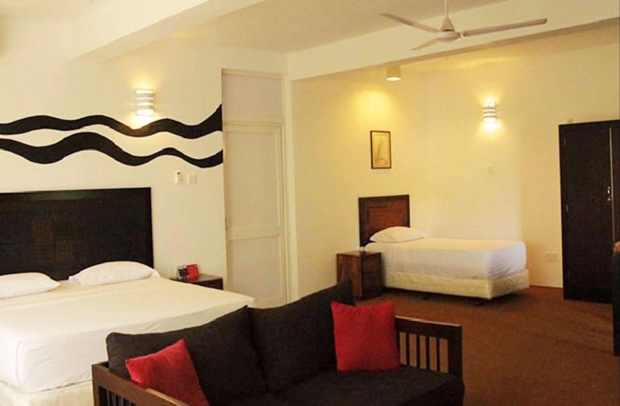 Hotel Birds Park Polgahawela Wadakada Exterior foto