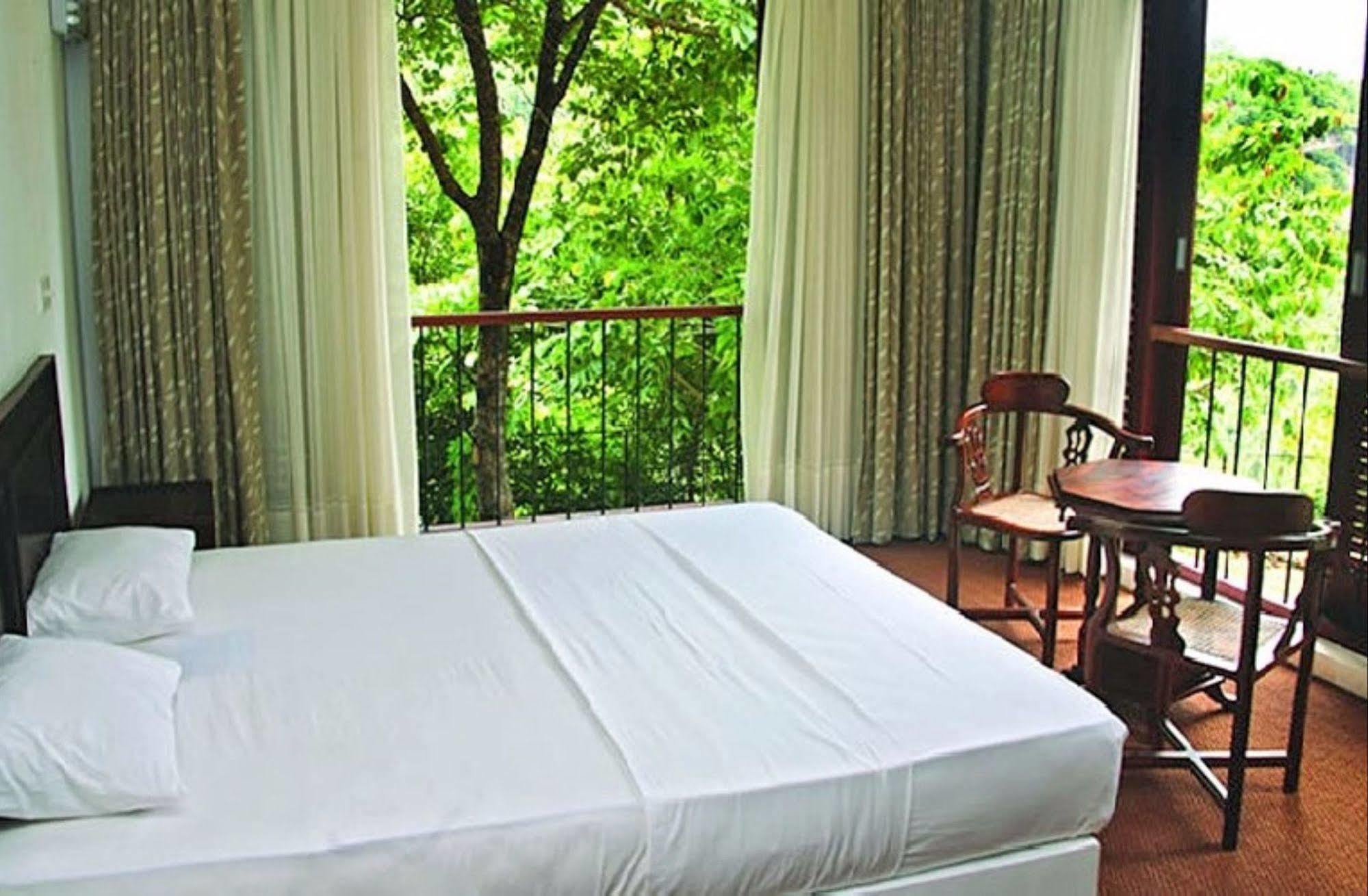 Hotel Birds Park Polgahawela Wadakada Exterior foto