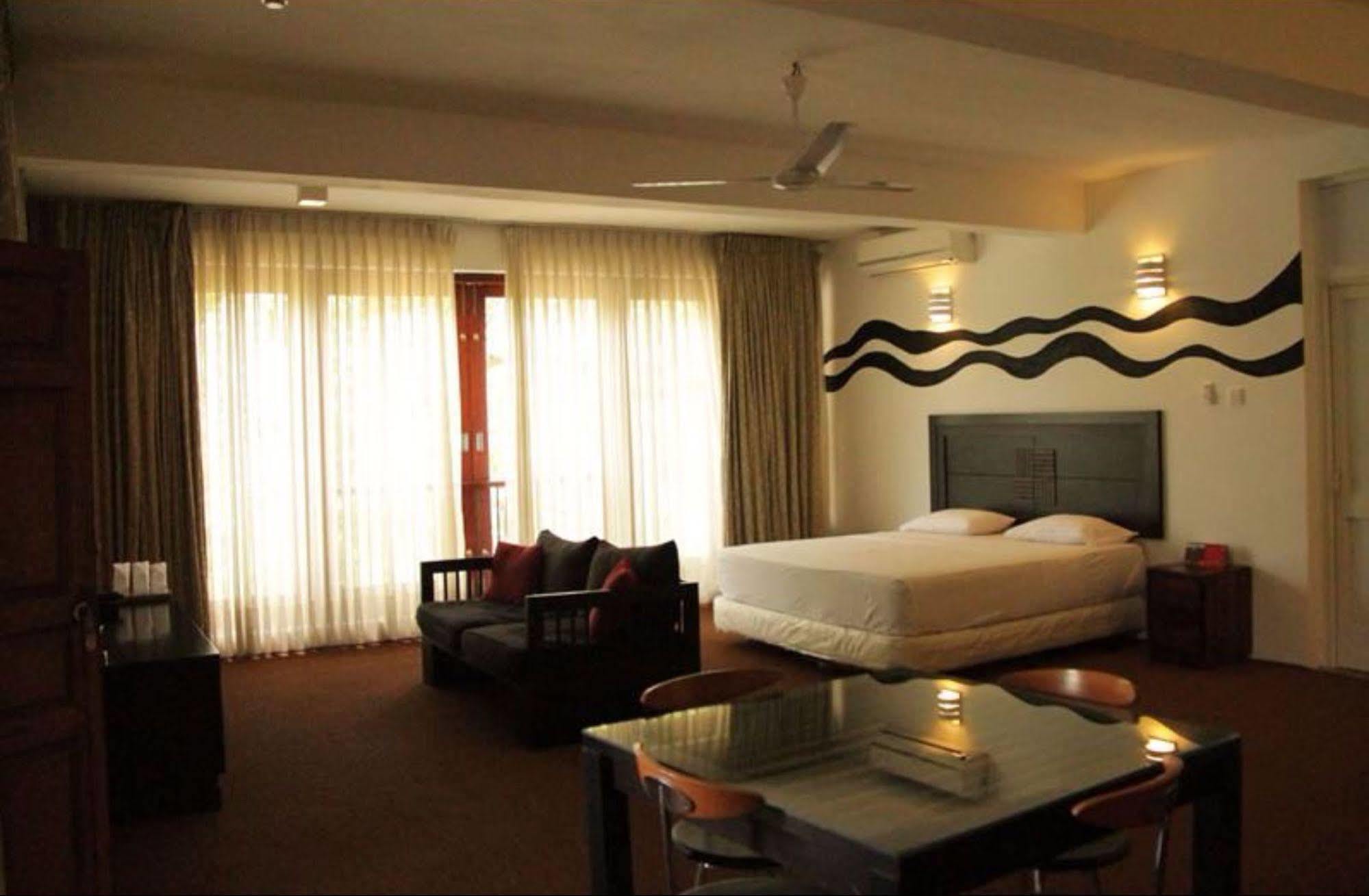 Hotel Birds Park Polgahawela Wadakada Exterior foto